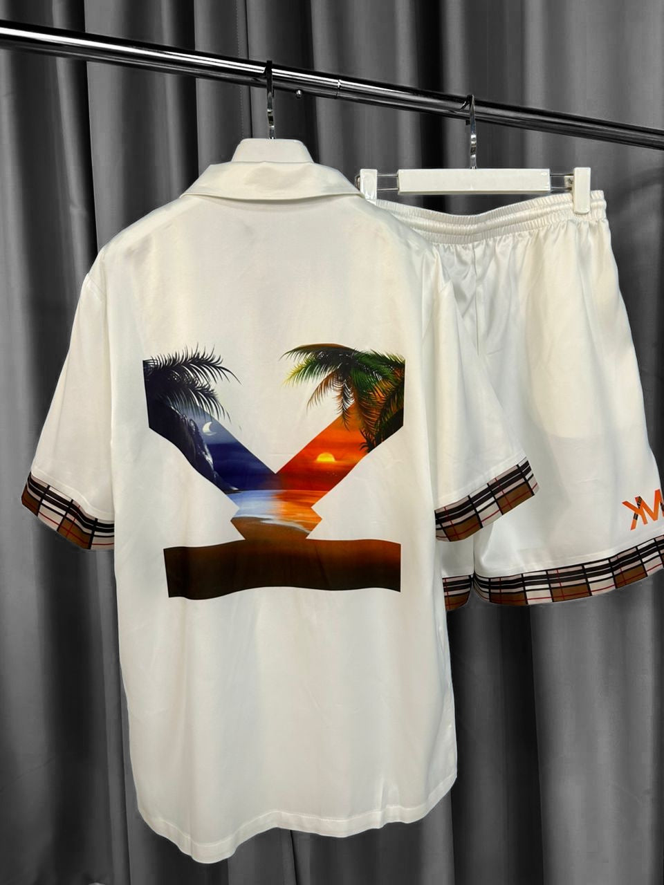 Ka.Momi "The White Edition"